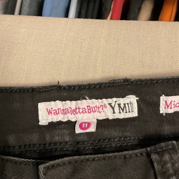 Classic Black Skinny Pants - Picture 3 of 8